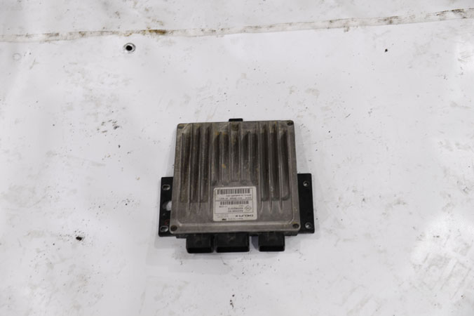 KOLEOS ÇIKMA YEDEK PARÇA MEGAN3 MOTOR BEYNİ